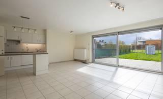 Ontdek dit instapklare en verzorgde gelijkvloers appartement, gelegen in een recente residentie (bouwjaar 2010).Dankzij het gunstige EPC en de...