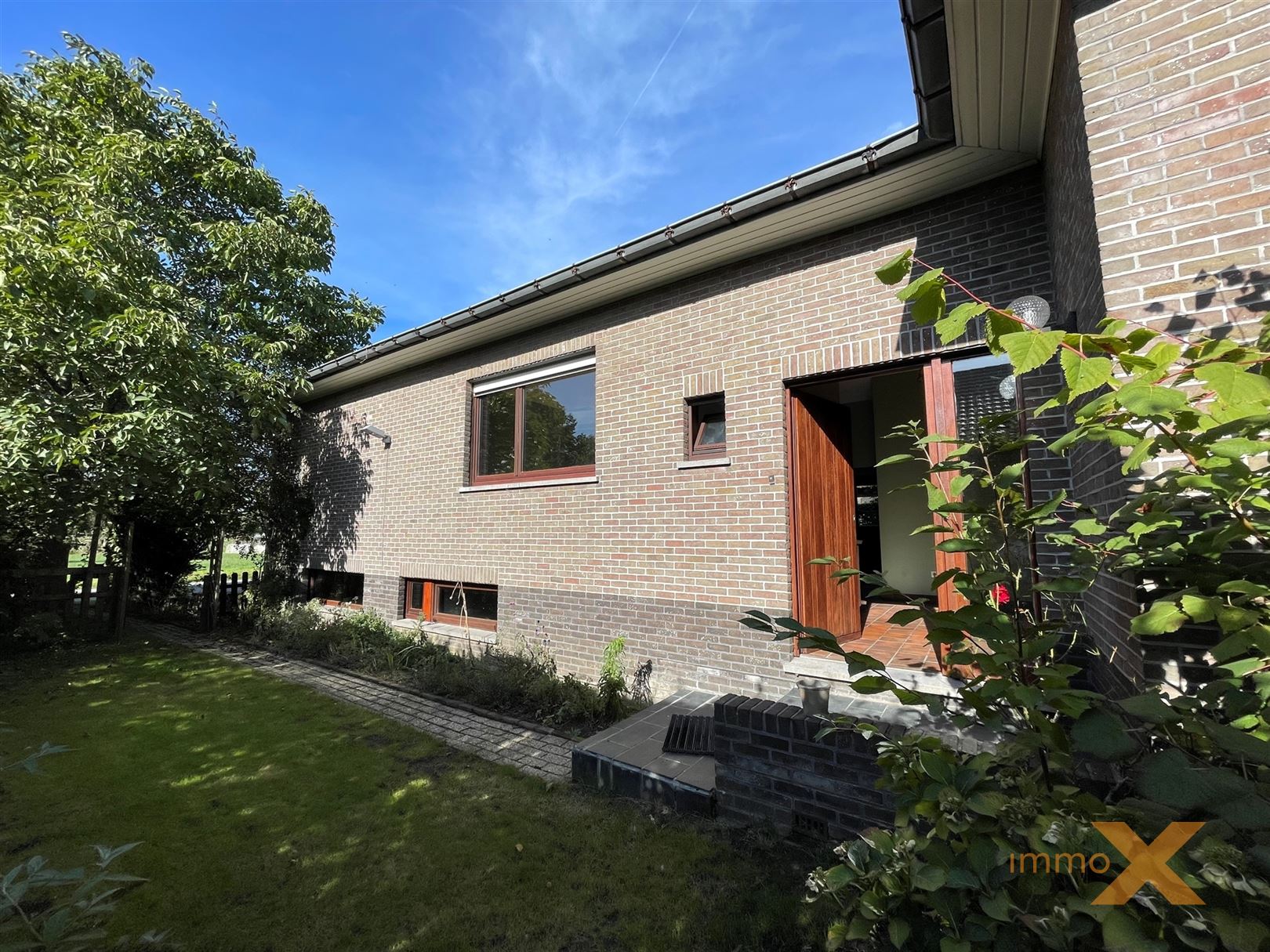 RUIME, RUSTIG GELEGEN VILLA MET DUBBELE GARAGE EN TUIN!!! - foto 5