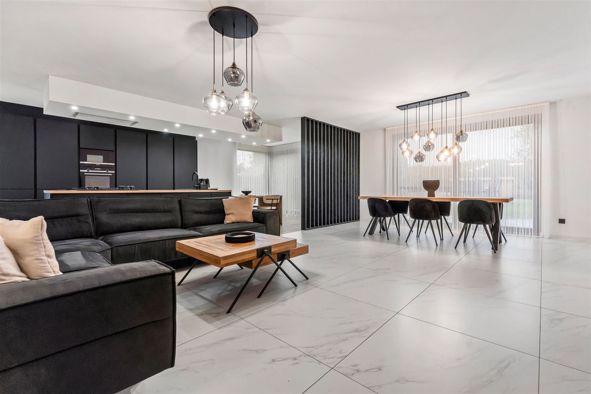 UITERST KNAP GERENOVEERDE WONING MET 3-4 SLAAPKAMERS OP EEN PERCEEL VAN 12A48CA TE BEVERLO - foto 5