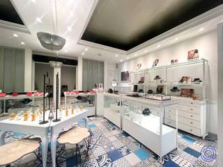 Informatie handelspand: Winkel nr. 62Sfeervolle winkelruimte ca. 17m², gelegen in het winkelcentrum 'Nieuwe Gaanderij' In hartje Antwerpen. De ruimte...