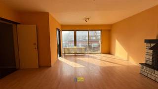 Dit ruime appartement van 81m² in Kontich biedt een ideale combinatie van comfort en praktische voorzieningen. De woning beschikt over twee...