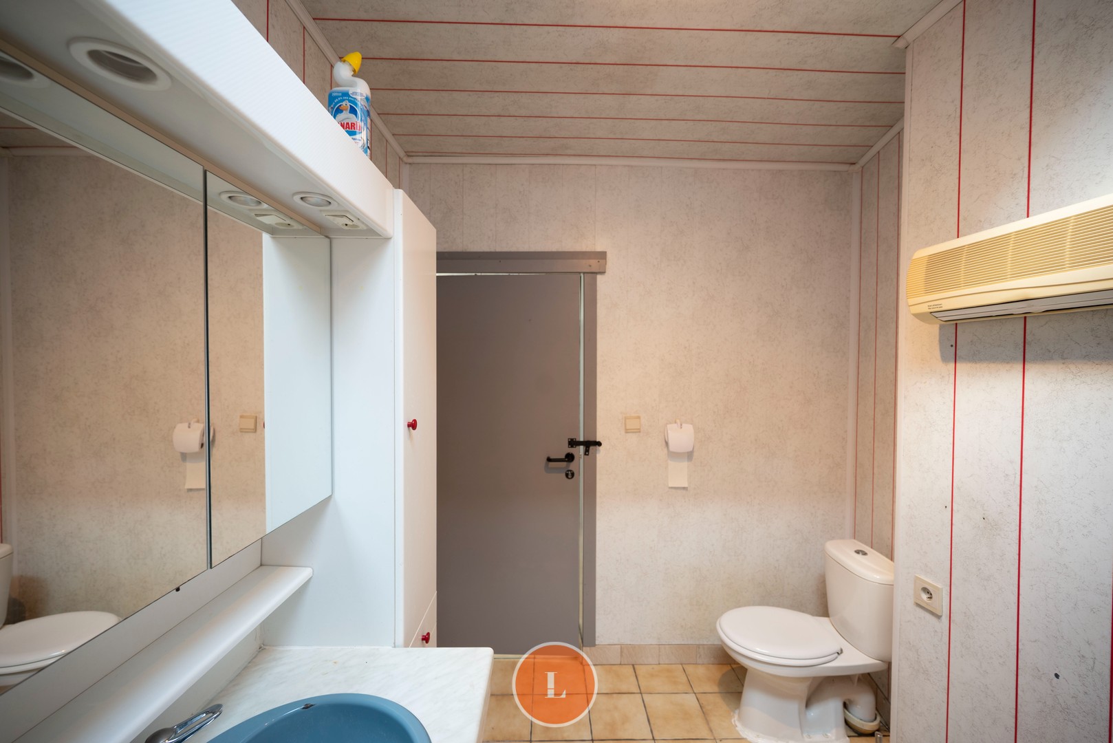 Te renoveren woning met 3 slaapkamers en garage in Menen. - photo 5