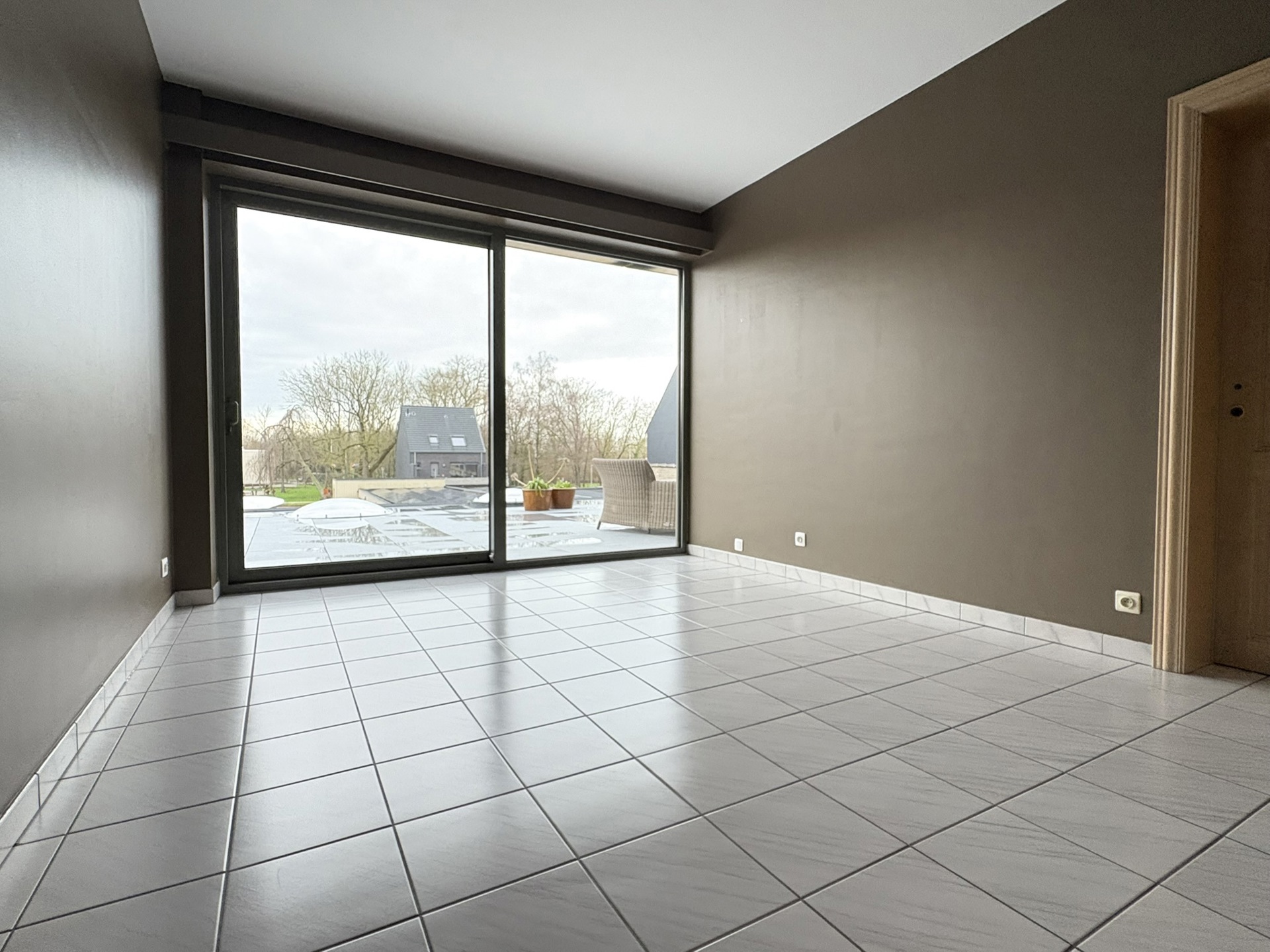 Ruim tweeslaapkamer appartement te huur in hartje Deinze - foto 5