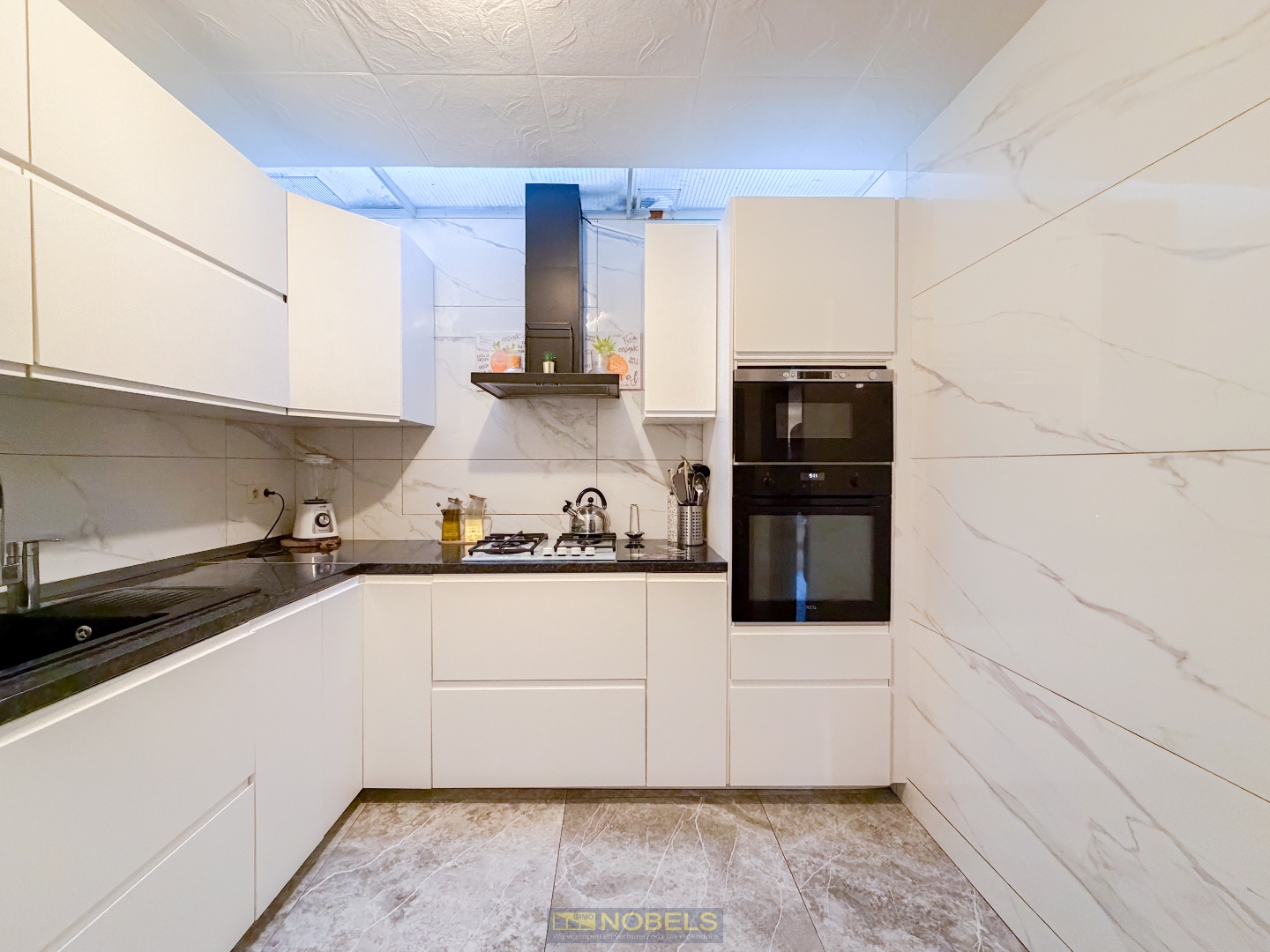 Te koop, Instapklare stadswoning op rustige ligging in het centrum van Ronse! - foto 5