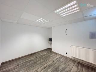 ***A LOUER *** Tubize centre ! Superbe cabinet médical idéalement situé en plein cœur de Tubize dans un centre médical, bien-être et sportif...