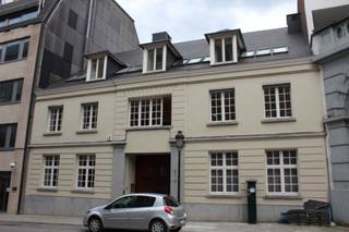 Immeuble de prestige de +/- 850 m² composé de 4 plateaux de bureaux, idéalement situé entre le quartier Arts-loi, la place Madou et la Parc...