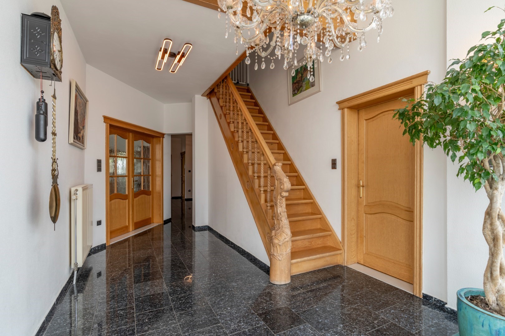 Prachtig landhuis met ruime tuin en ondergrondse garage voor 4 wagens - foto 3