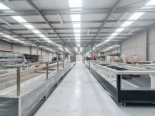 Op zoek naar een geschikte locatie voor uw bedrijf? Dit magazijn van ca. 1.400 m² in Wervik, gelegen op een industrieterrein, biedt...