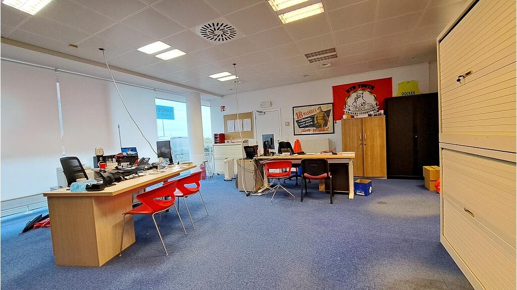 Ruime kantoor- of handelsruimte te huur in Zeebrugge - photo 4