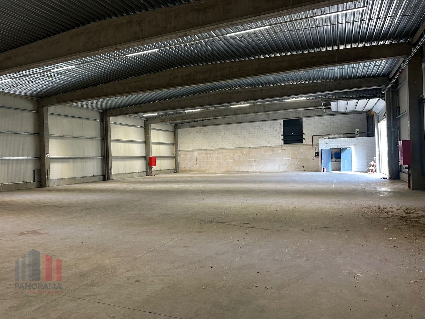 Magazijnruimte van 850 m² in Sint-Agatha-Berchem - foto 4