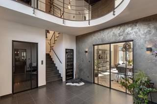Schitterend gerenoveerde villa met multifunctioneel bijgebouw en paardenaccomodatie aan de golf van Rinkven te St-Job op ca. 5.000M2!Fantastisch...