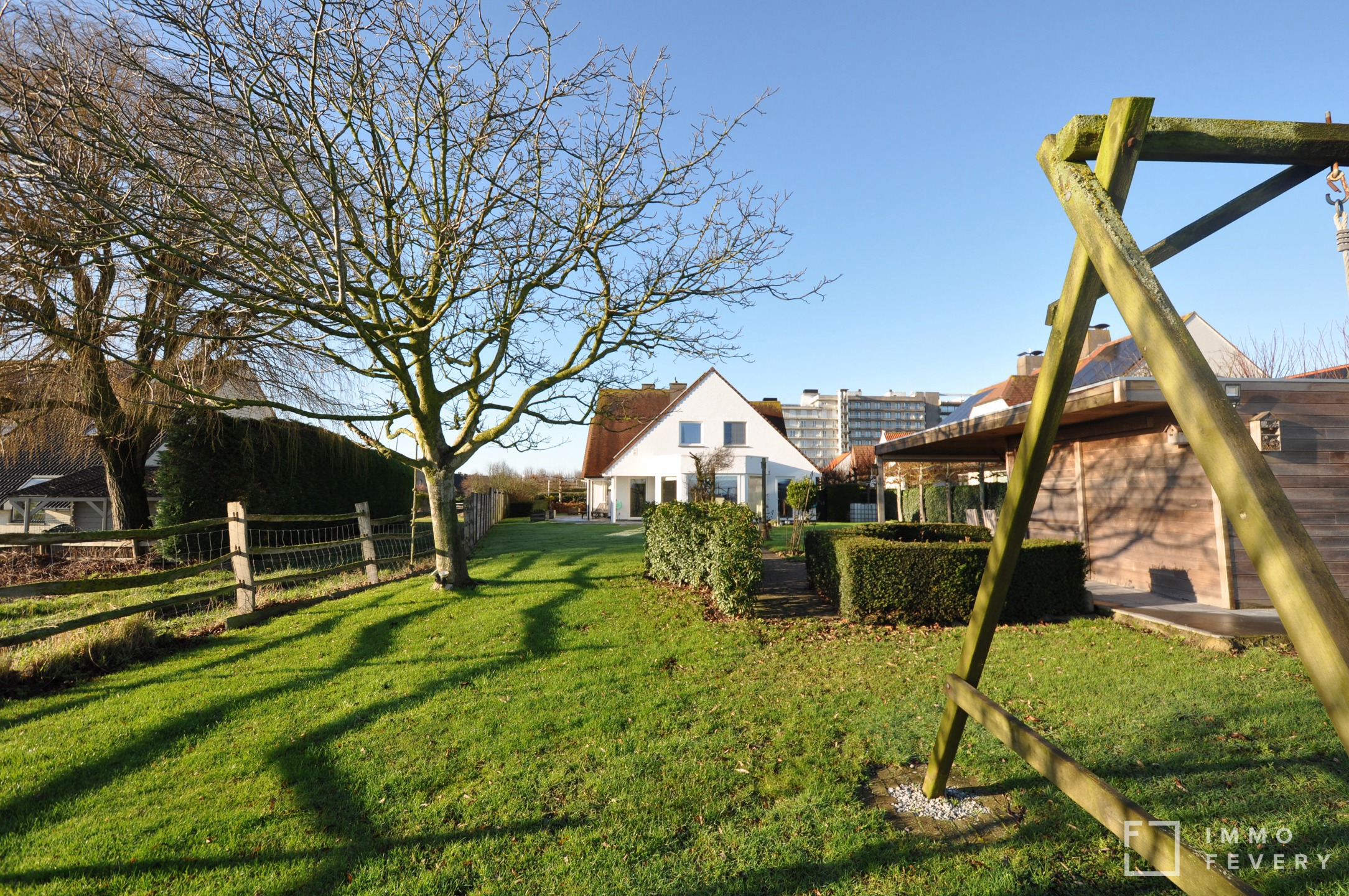 Moderne villa met open zicht op de velden te Knokke-Heist. - foto 2