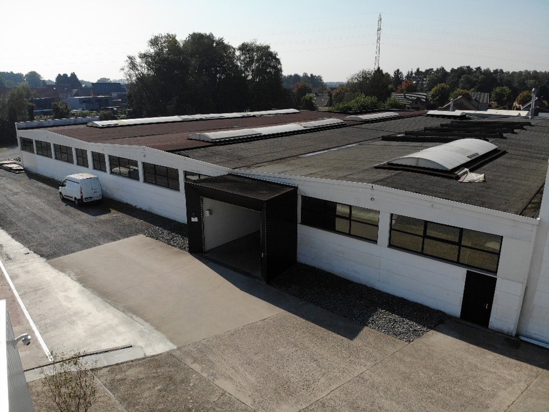 MULTIFUNCTIONEEL BEDRIJFSGEBOUW - foto 1