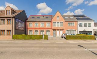 Dit ruime duplex appartement te  Grembergen, nabij Dendermonde.Centraal gelegen in de omgeving van winkels, openbaar vervoer, zorg, scholen en...