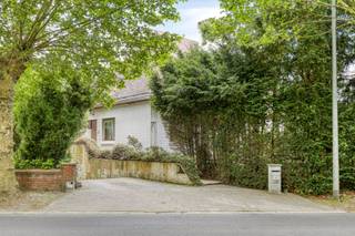 Deze woning is gelegen in Kessel-Lo, met vlotte verbinding naar Leuven-centrum en nabij het station en diverse voorzieningen.De woning bestaat uit 3...