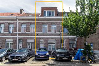 Charmante woning (125 m²) met 4 slaapkamers in Antwerpen (2020). Je woont hier in een doodlopend woonerf, waardoor het hier ondanks de centrale...