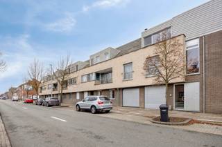 Dit aangename gelijkvloerse appartement met privatieve tuin is gelegen in een goed bereikbare omgeving in Herent op slechts 10 minuten van...