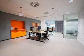 Bent u op zoek naar de ideale locatie om uw zaak te laten groeien of te starten?Deze instapklare kantoorruimte van 165 m² bevindt zich in het...