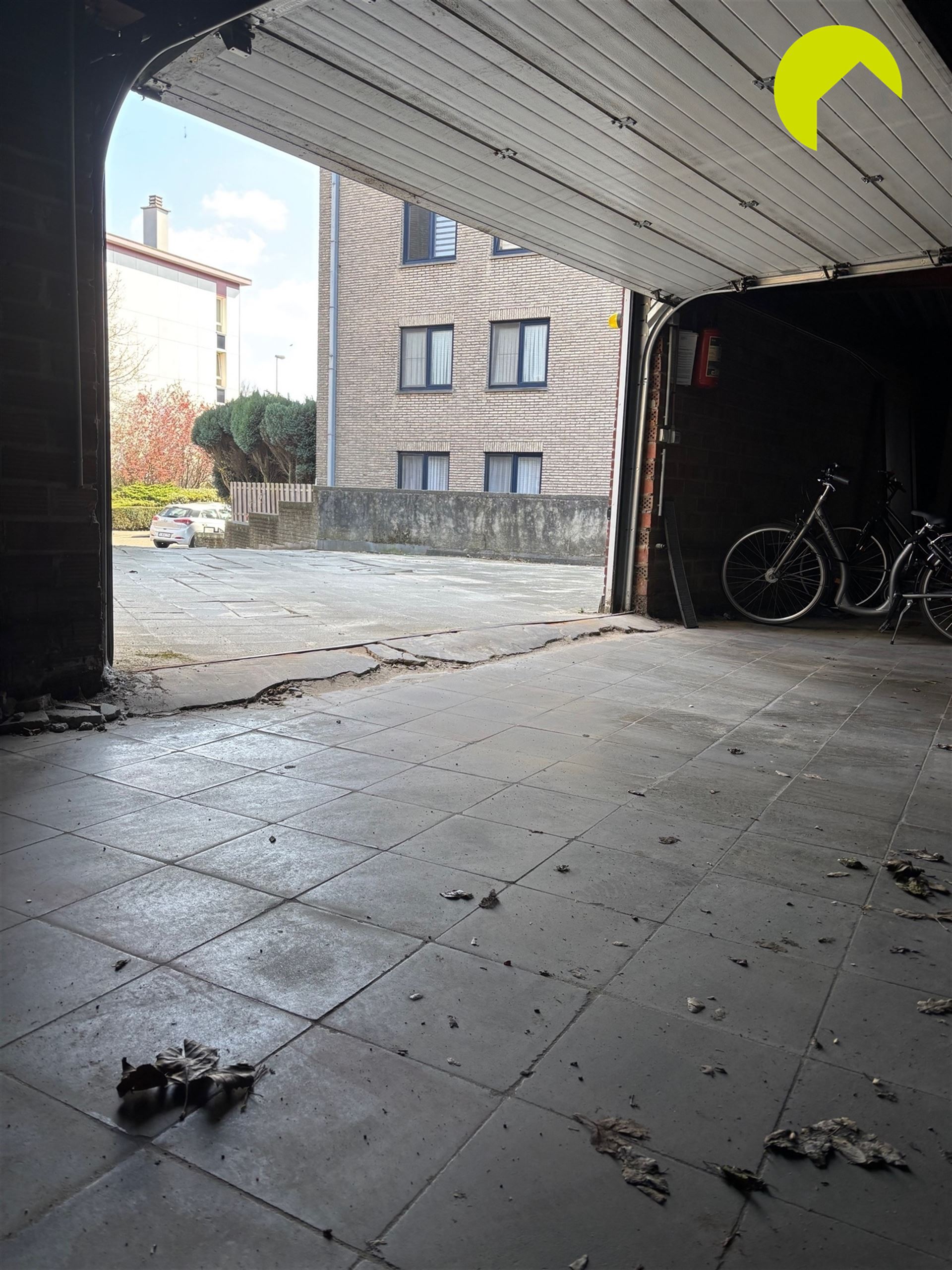 8 autostaanplaatsen in bovengronds garagecomplex - foto 3