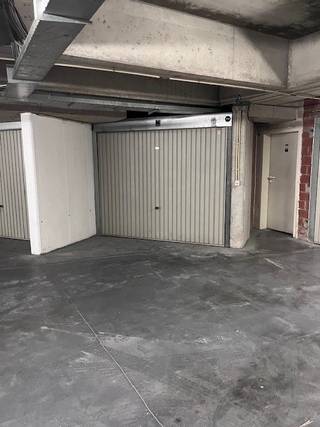 Voor info of bezoek bel 0476 554391 of verkoop@immo-bel-air.be.Zeer goede residentie met lift, fietsenberging.Elektriciteit in de garage.Gemakkelijk...