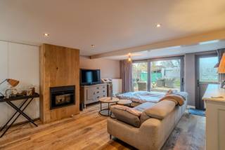 Ontdek deze charmante, instapklare woning in een rustige straat in Desselgem. De woning staat op een ruim perceel van 680 m2, beschikt over een...