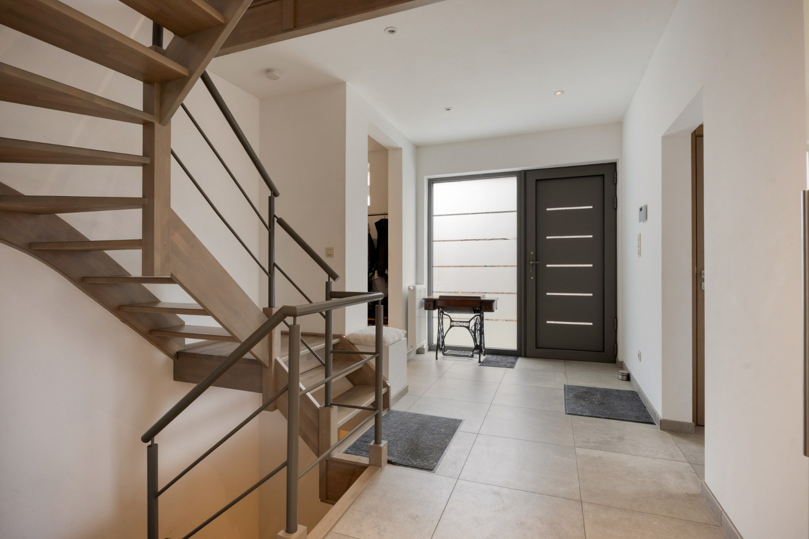 Ruime gerenoveerde villa met 5 slaapkamers en 2 badkamers, tuin en garage in Kessel-Lo, EPC-waarde 285 kWh/m² - foto 3