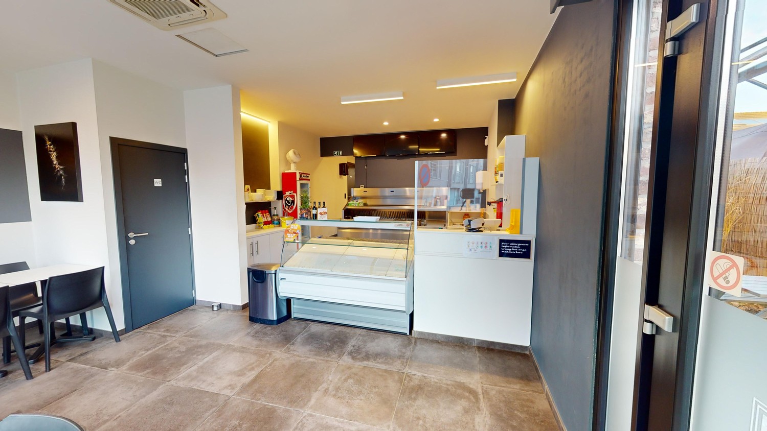 Te koop: Goed draaiende frituur mét gerenoveerde woning in het hart van Zingem! - foto 4