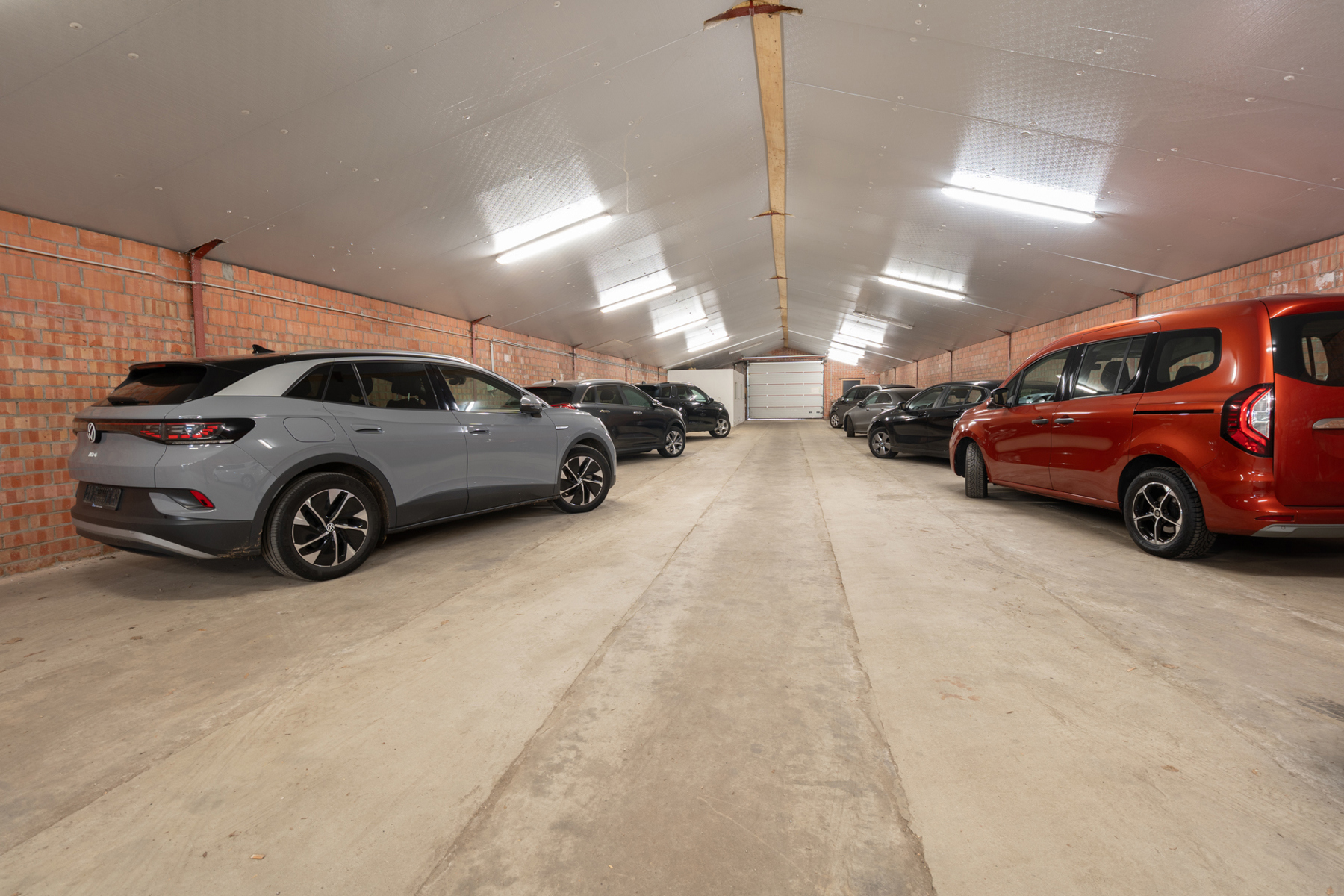 MAGAZIJN VOOR OPSLAG VAN 600m² GUNSTIG GELEGEN TEN OPZICHTE VAN DE DOORGAANDE WEGEN EN E19 - foto 5