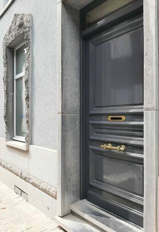 Wanneer ruimte luxe wordt …..Dit riant en uniek herenhuis in hartje Wervik combineert tijdloze charme met hedendaagse elegantie.Dankzij de talrijke...