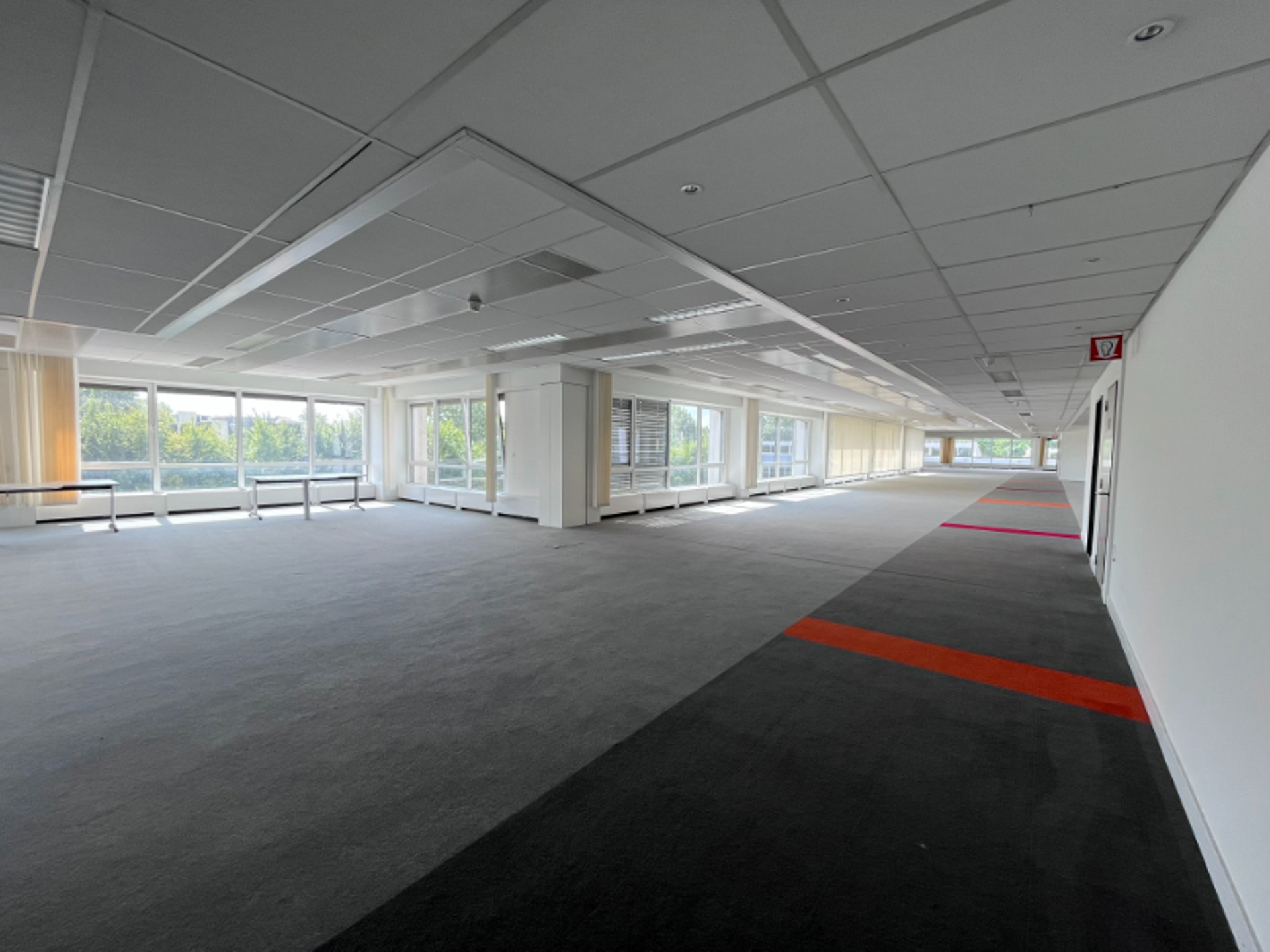 Commercial à louer à Zaventem - photo 4