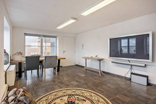 DEZE VEELZIJDIGE KANTOORRUIMTE TE KOOP IN BILZEN BEVINDT ZICH OP DE MAASTRICHTERSTRAAT 311.Dankzij de strategische ligging is het kantoor vlot...