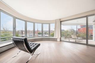 Dit exclusieve appartement bevindt zich op een absolute toplocatie aan de Jachthaven, met een prachtig zuidgericht terras en eigen...