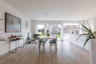 Vous souhaitez obtenir plus d'informations ou visiter la maison ? Contactez Simon au 0498 12 37 08 ou à l'adresse simon@vicusvastgoed.beMaison...