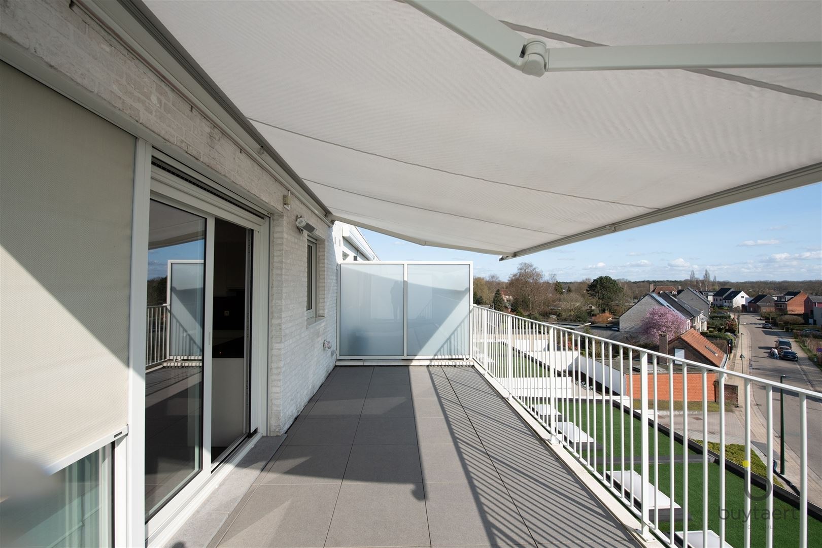 TOP ONDERHOUDEN DAKAPPARTEMENT IN HARTJE SCHILDE MET RUIM ZONNIG TERRAS! - foto 2