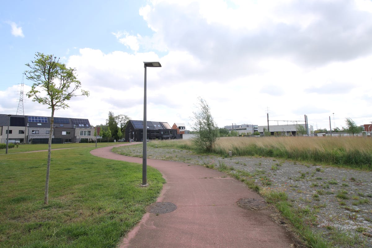 Bouwgrond in goed gelegen verkaveling te Zwijndrecht. - foto 4