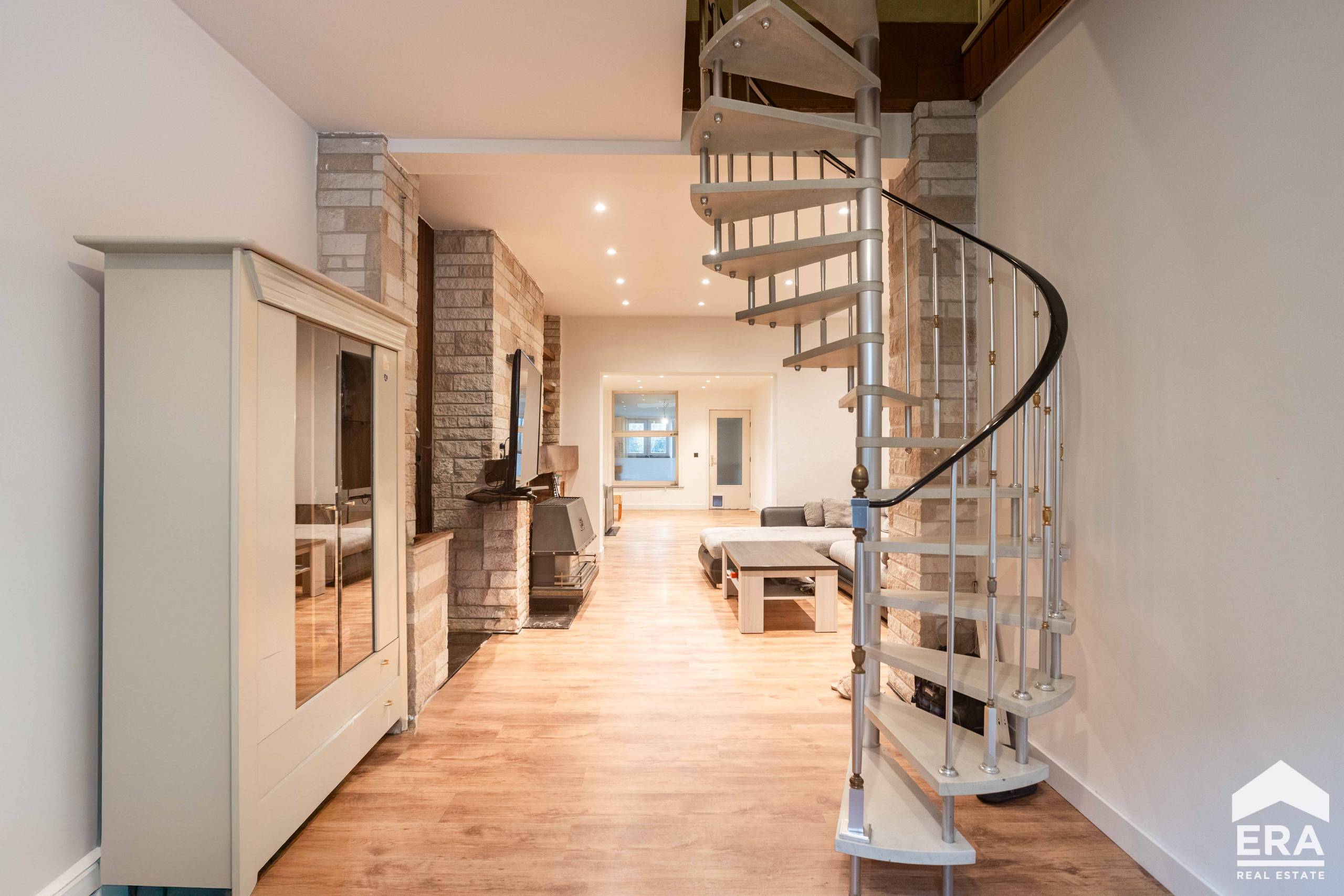 Instapklare woning met 3 slaapkamers &amp; tuin aan de stadsrand - foto 4