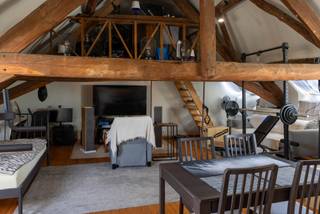 Ontdek dit sfeervolle loft-appartement met mezzanine, ideaal gelegen in het centrum van Kalfort (Puurs). Gelegen op de tweede verdieping van...