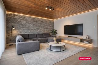 Cette maison est située dans une rue calme de Woumen, un charmant quartier de Dixmude. Le village offre de nombreuses commodités quotidiennes à...