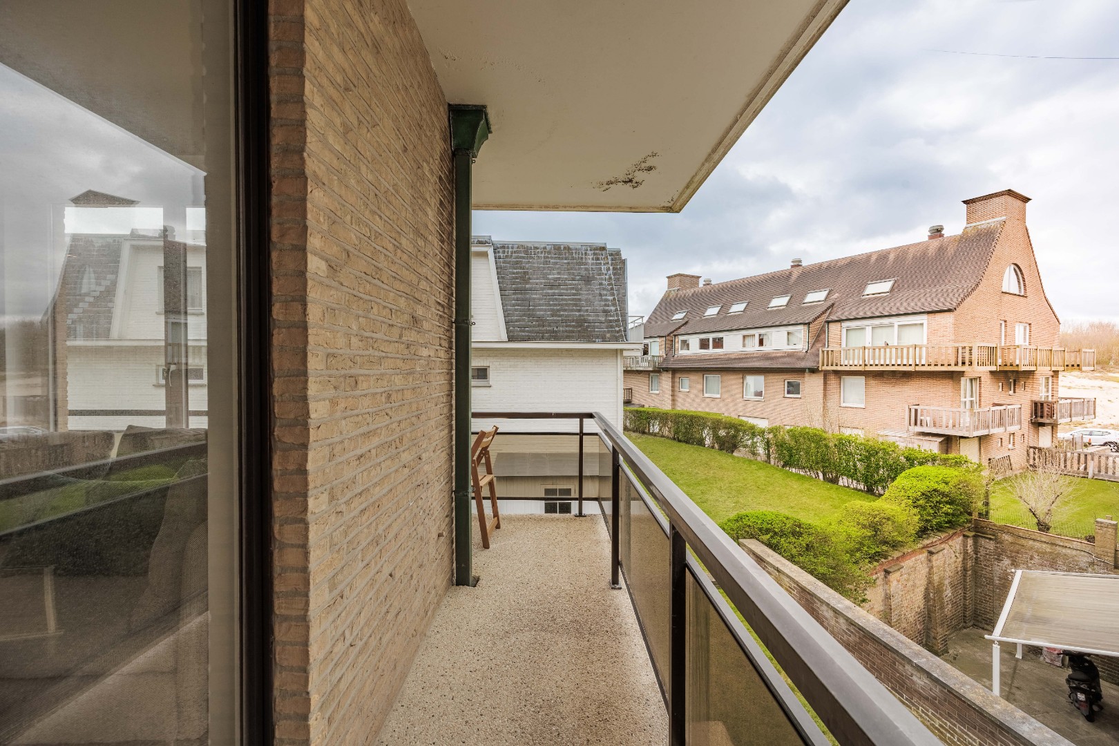 Hoekappartement in het hartje van Duinbergen, vlak aan Zeedijk. - foto 5