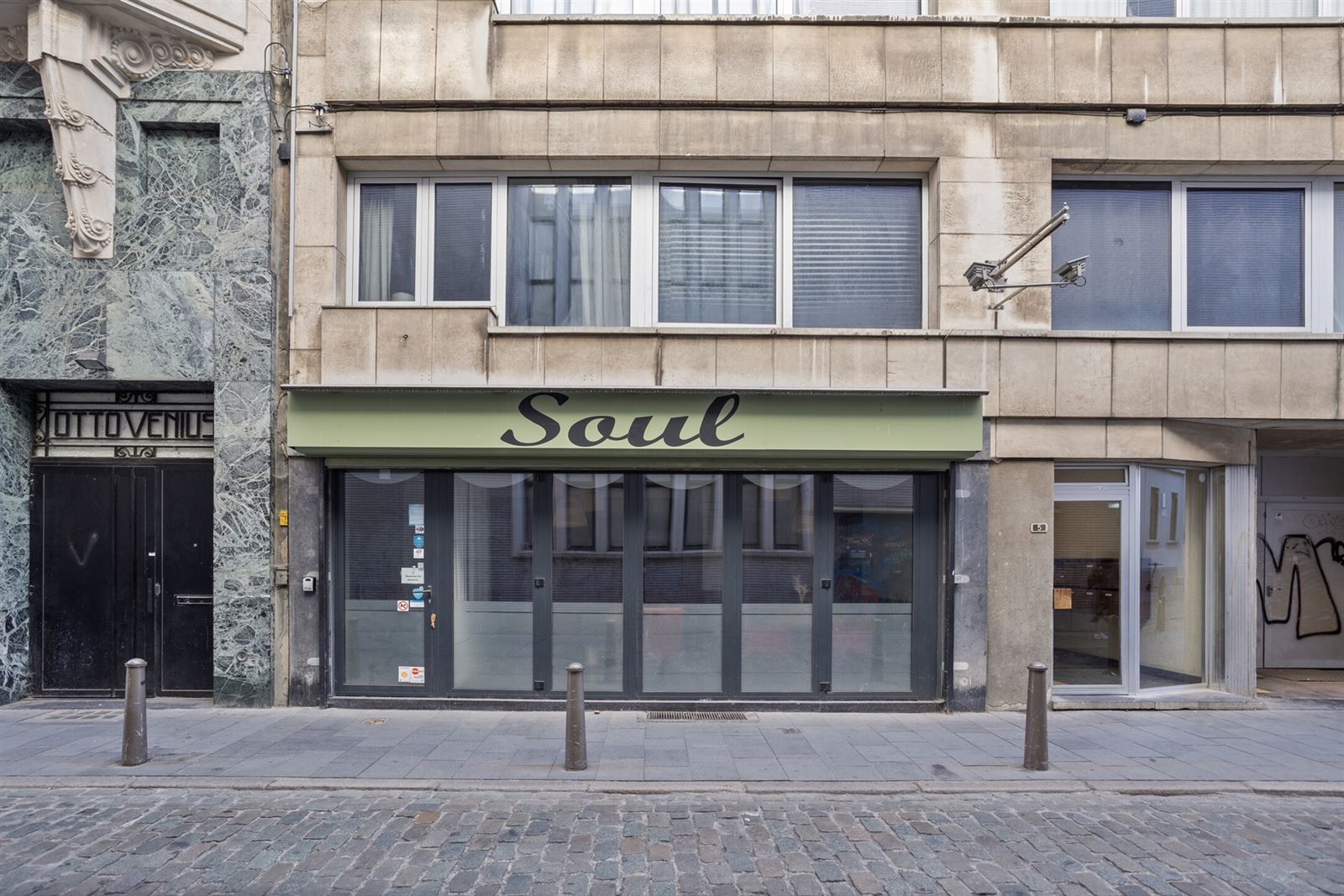 Commercial à louer à Anvers - photo 4