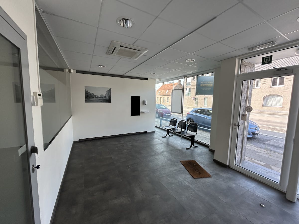 Volledig vernieuwd handelspand - foto 3