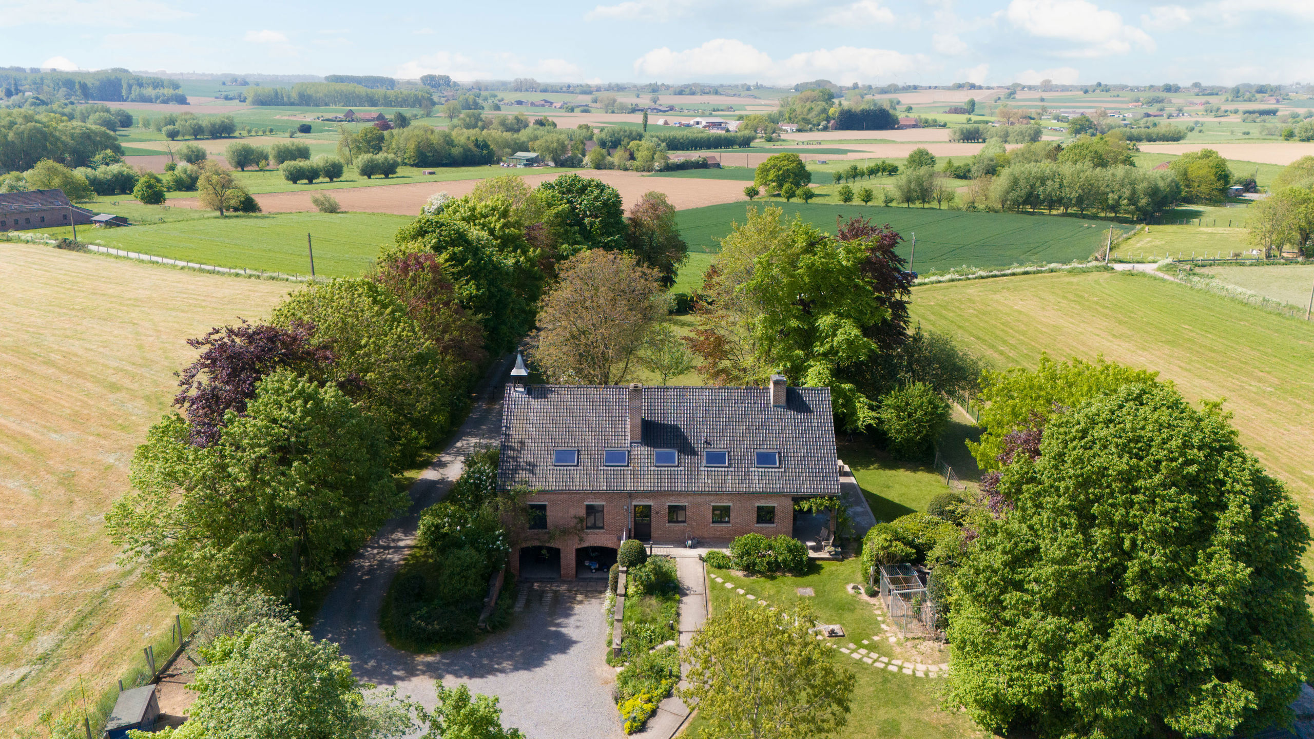 Prachtige villa 5 slpk te midden van de velden op +/- 50a - foto 2