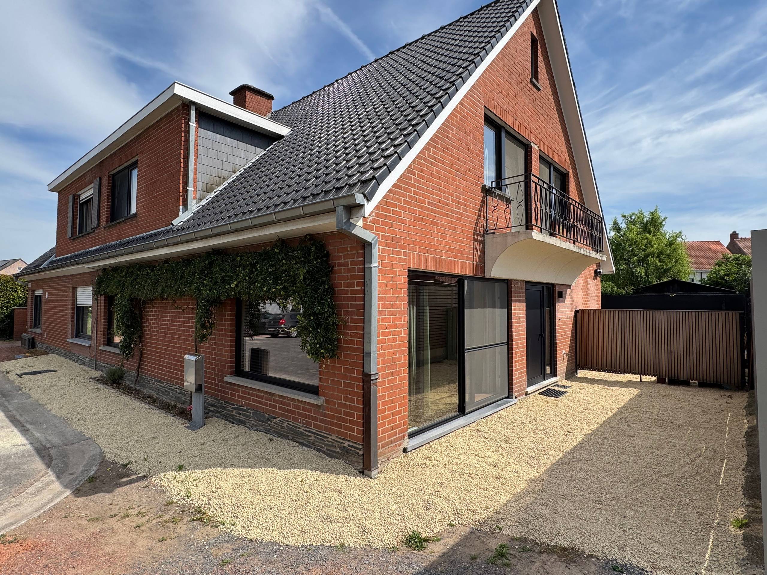 Gerenoveerde woning te huur in Deerlijk - foto 2