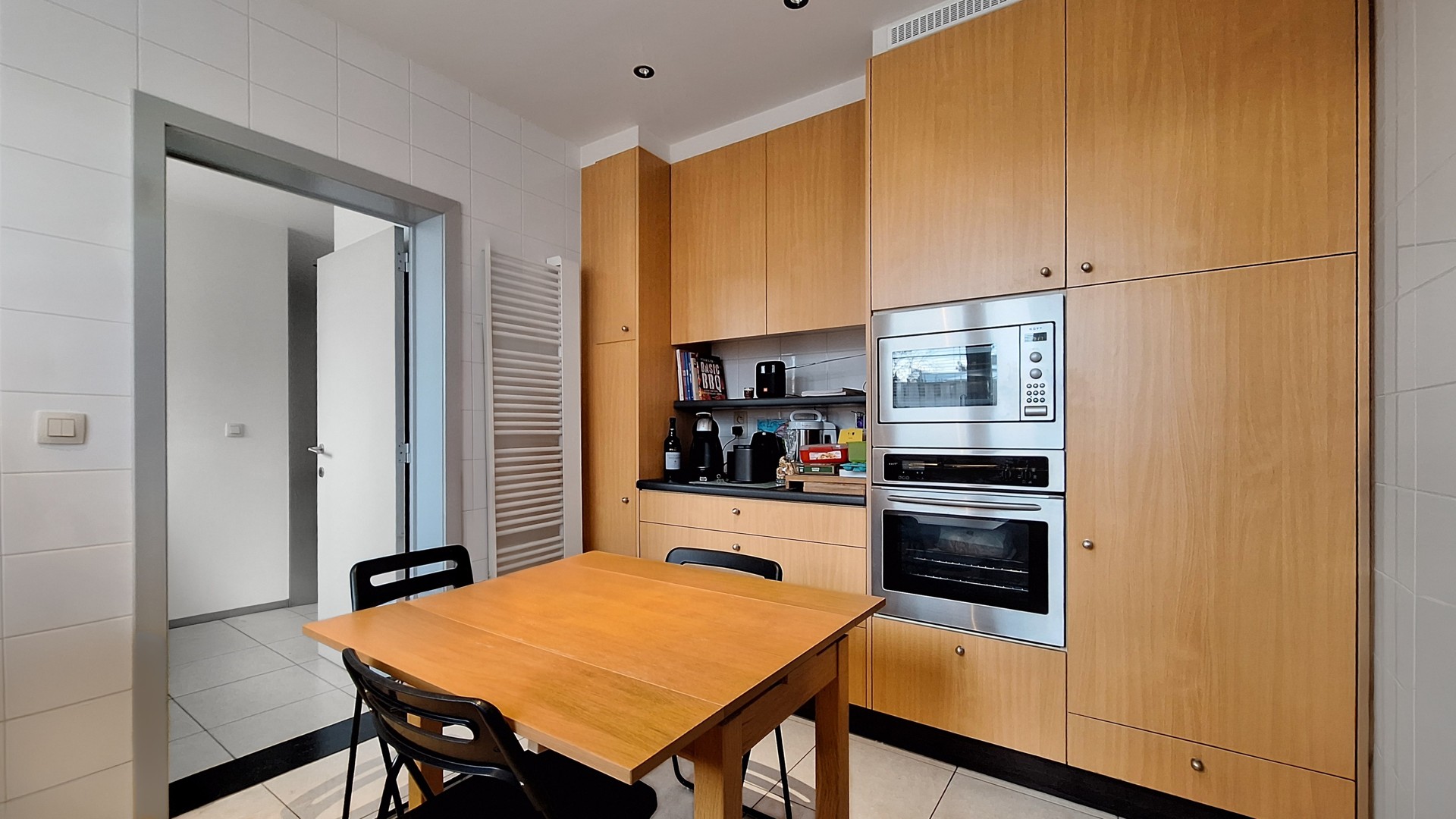 Woning met ruime garage/werkplaats - foto 4