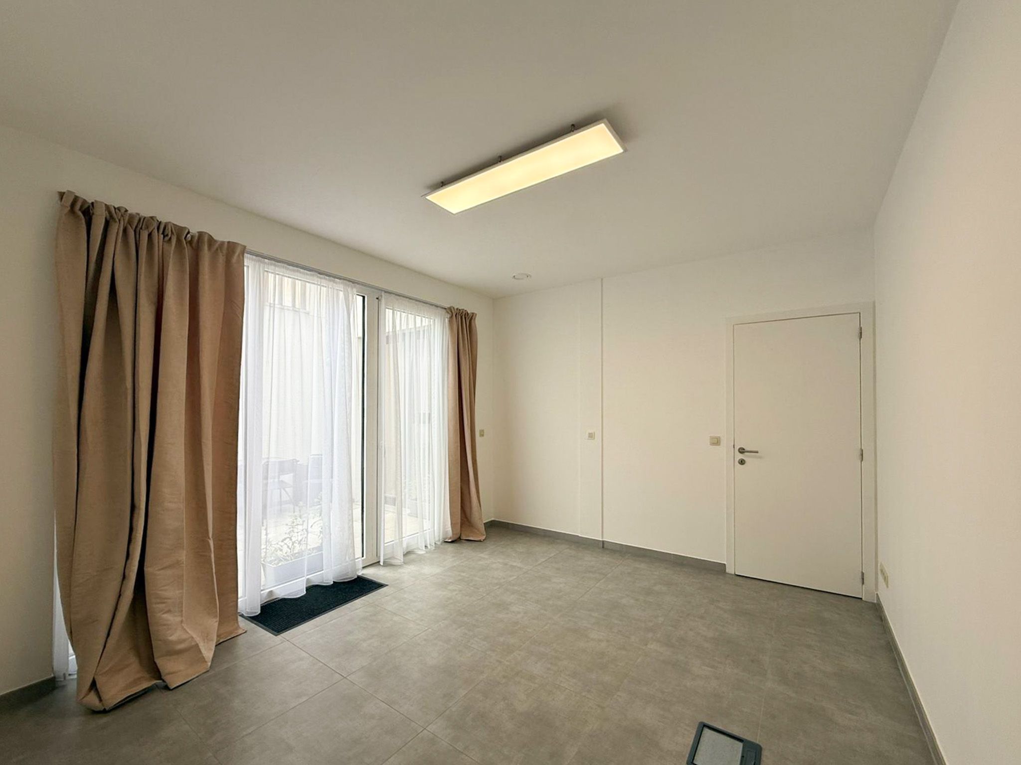 3-slaapkamerappartement met koer en garage te huur in Gent! - foto 4