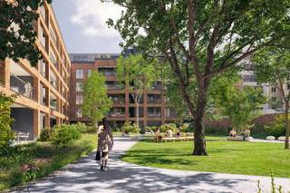 Dit zuid-gericht appartement met drie slaapkamers van 115m² beschikt over een lichtrijke eet- en leefruimte met extra hoge plafonds en een zonneterras van liefst 29m² met uitzicht op de parktuin. Bij binnenkomst bevindt zich een vestiairehal met toegang tot de leefruimte met een open keuken en een praktische berging. In de nachthal zijn er drie slaapkamers, twee toiletten, een technische berging en twee badkamers.<br /><br />Dankzij de nieuwe Verapazbrug werd de stadsring R40 recent een pak groter. Dok Noord kreeg hierdoor een autoluwe kade met éénrichtingsverkeer. Bovendien heeft de stad Gent plannen voor de aanleg van een nieuwe tramlijn en heel veel bijkomend groen.<br /><br />O’Vert wordt het een bijna-energieneutraal (BEN) project, met aansluiting op het Gentse warmtenet, fotovoltaïsche panelen en geavanceerde ventilatiesystemen. En dit in een autoluwe woonomgeving waarin voetgangers en fietsers de ruimte krijgen. <br />Naast de esthetische en duurzame kwaliteiten biedt het een aanzienlijke meerwaarde als investering. De combinatie van een topligging, hoogwaardige architectuur en duurzame technieken maakt dit project bijzonder aantrekkelijk voor zowel eigenaars-bewoners als investeerders.<br /><br />Verlaagd BTW-tarief van 6% mogelijk op de volledige constructiewaarde.<br /><br />Het volledige aanbod van O'Vert vind je bij Landbergh, steeds welkom voor een vrijblijvende toelichting via jef@landbergh.be of 09 225 25 24.