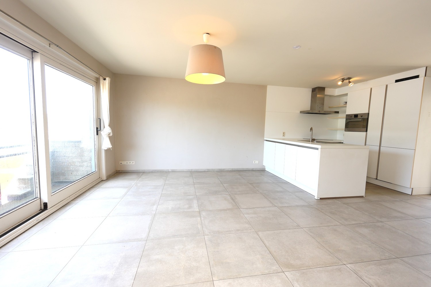 Volledig gerenoveerd 2-slaapkamerappartement met zicht op de duinen – Bredene - foto 3