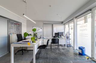 Rendabel handelsgelijkvloers (67 m²) op topligging in Schelle.  Op de Provinciale Steenweg in Schelle bevindt zich dit handelsgelijkvloers van 67 m²...