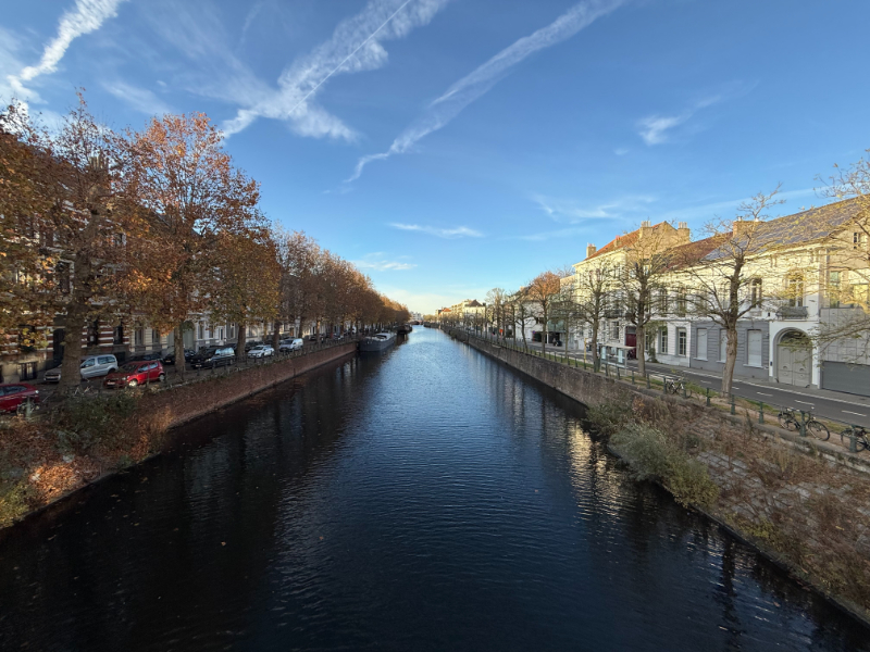 Exclusief ruim en lichtrijk appartement met panoramisch zicht op Gent (Visserij) - photo 2