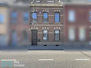 Ideally located in the very centre of Wavre, within immediate proximity to all amenities, shops and major roads, this two-sided house dating...